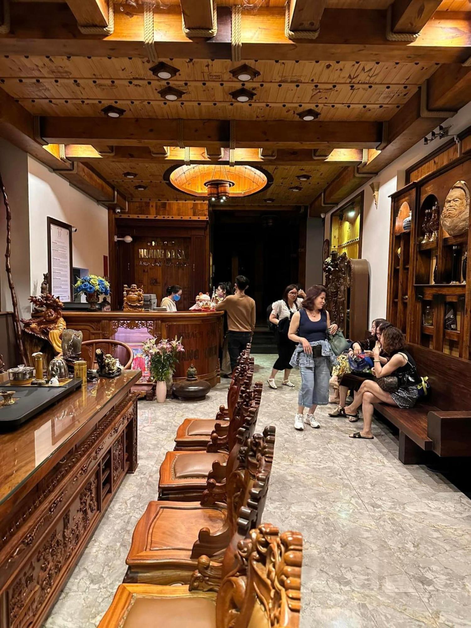Hoang Khiem Hotel เปลกู ภายนอก รูปภาพ
