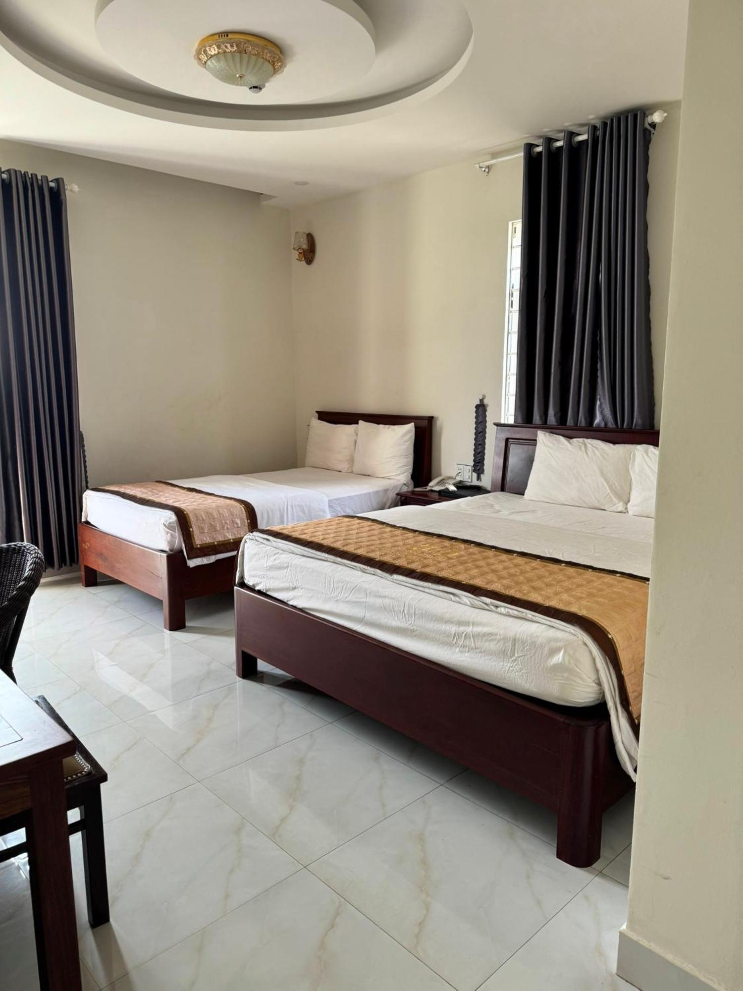 Hoang Khiem Hotel เปลกู ภายนอก รูปภาพ