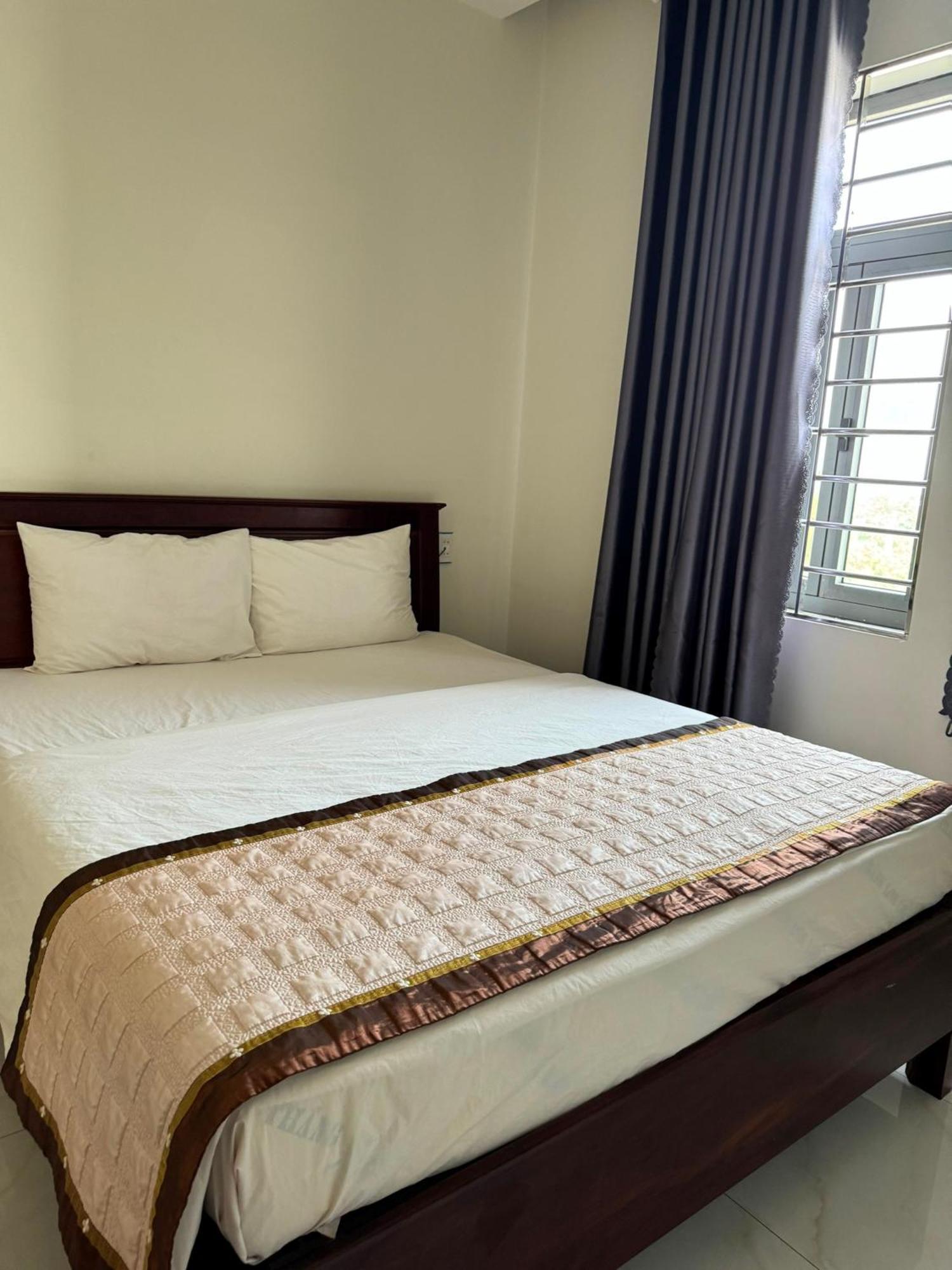 Hoang Khiem Hotel เปลกู ภายนอก รูปภาพ